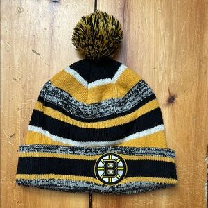 Bruins Beanie with Pom Pom